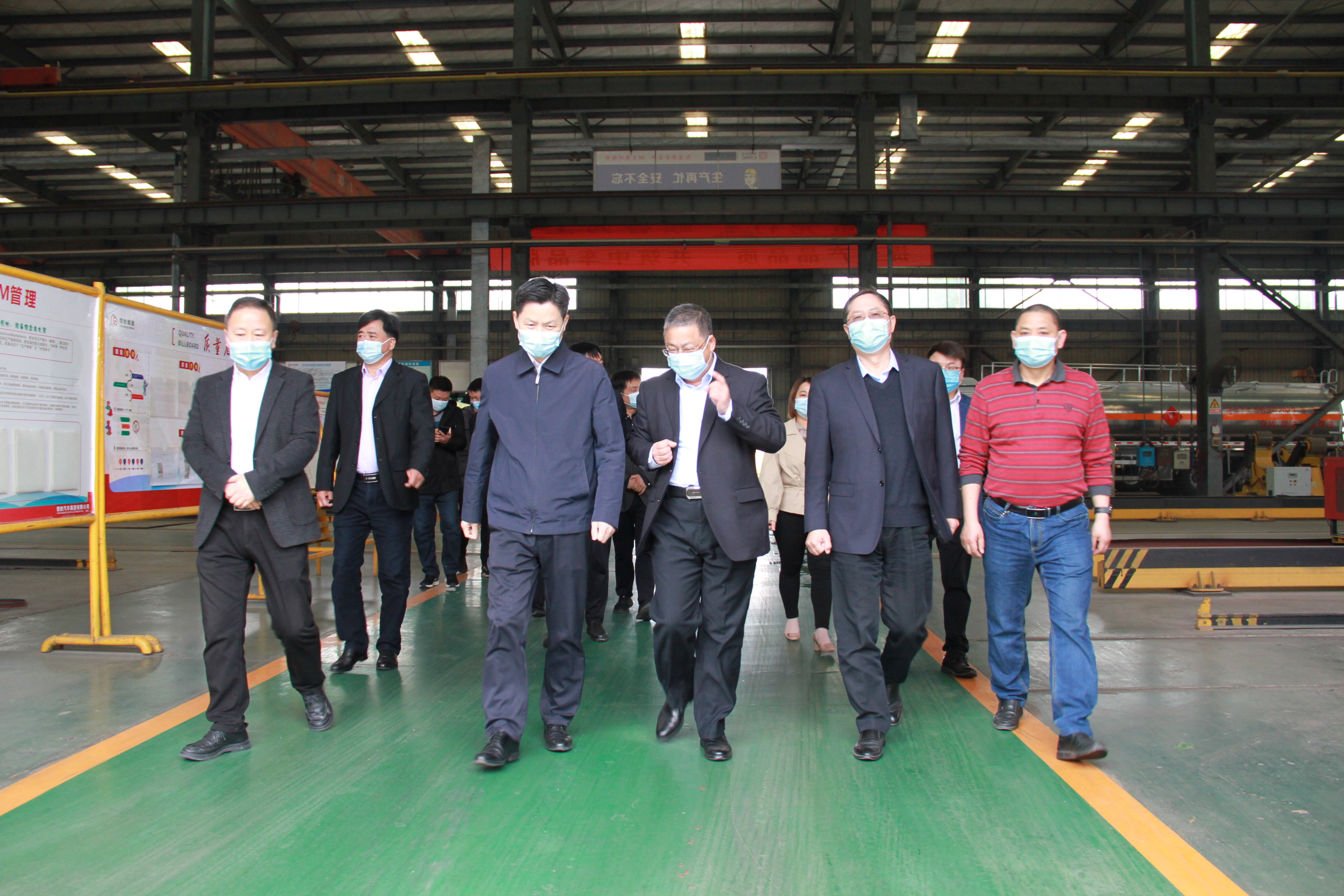 防疫情，促生產(chǎn)，市委常委副市長(zhǎng)甘國(guó)棟一行蒞臨楚勝調(diào)研