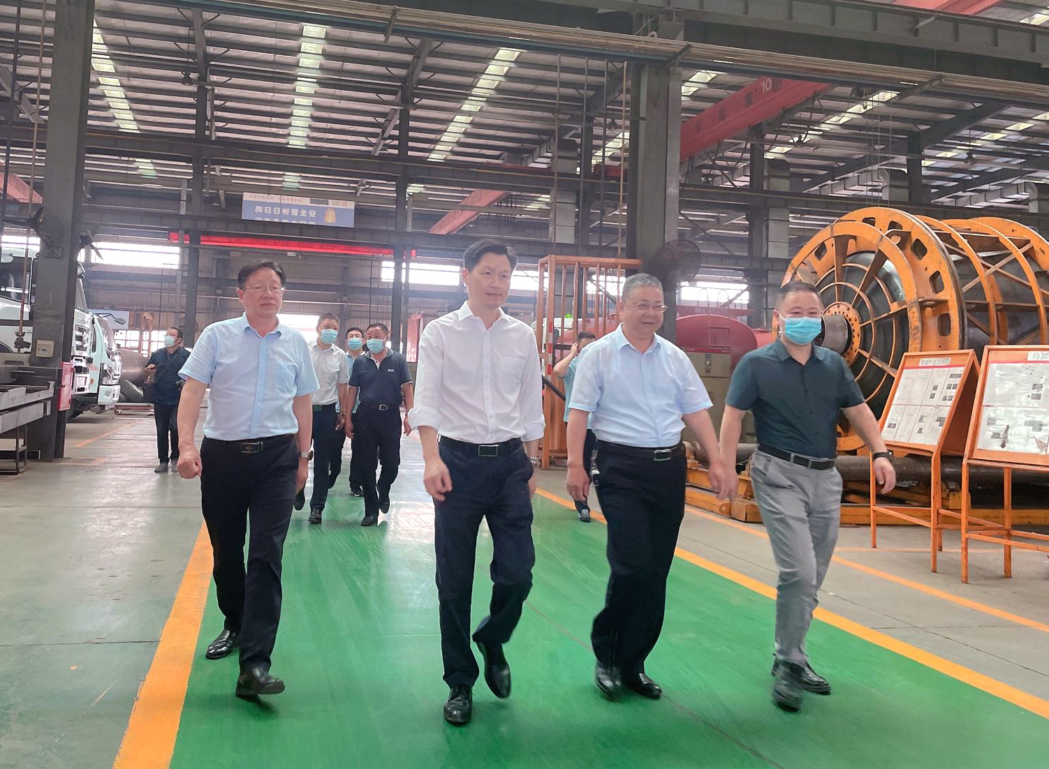 市委常委、常務(wù)副市長(zhǎng)甘國(guó)棟一行蒞臨楚勝汽車(chē)集團(tuán)調(diào)研