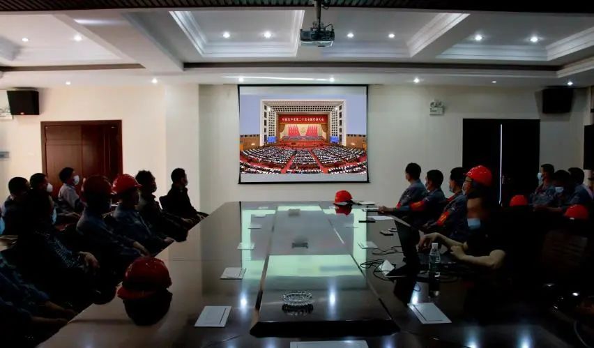 學習二十大、永遠跟黨走、奮進新征程！楚勝集團組織全體